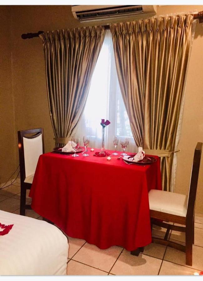 Hotel Primavera Boutique 圣佩德罗苏拉 外观 照片